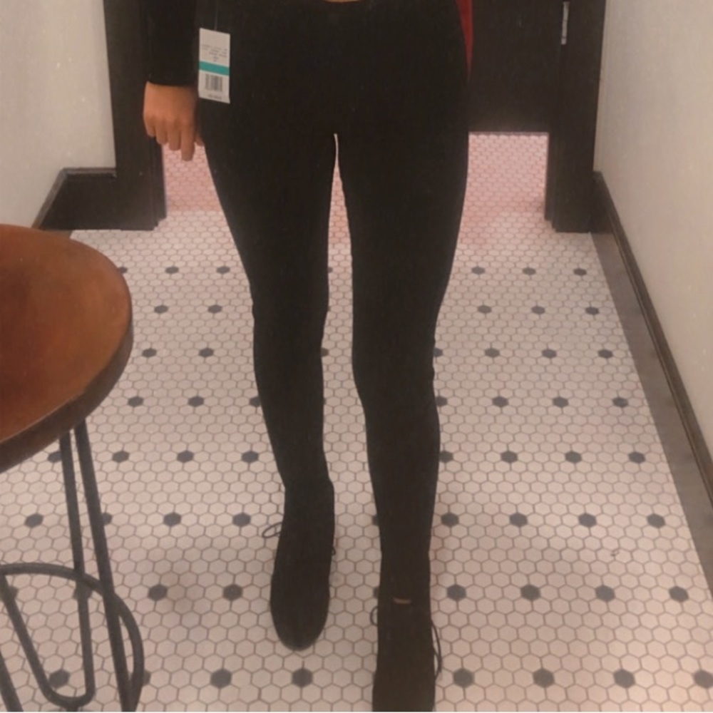 VERVET Black Skinny Jeans - Size 24